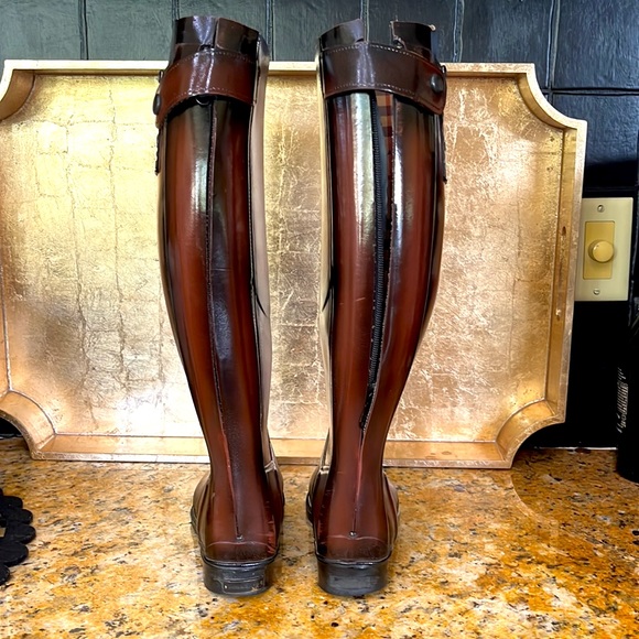 Burberry Rubber Riding Boots!  Beautiful brown boots with Nova Print inside. - Picture 4 of 9